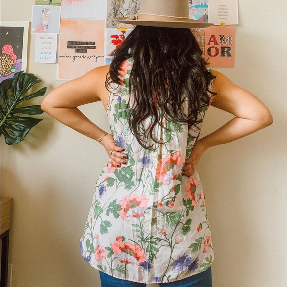 Floral Button Up - Picture 3 of 4